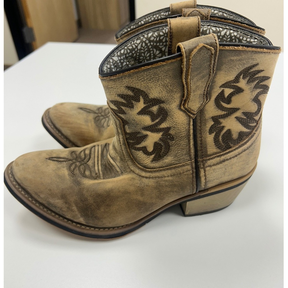 Laredo Women's 7.5 Distressed Leather Western Cowboy Ankle Boots Embroidered
